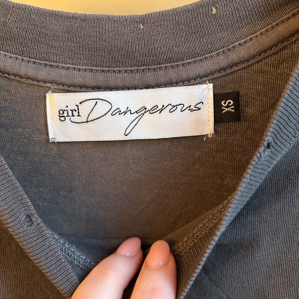 GIRL DANGEROUS Dark Grey Short Sleeve Tee with Yellow Smiley Face Print, XS - Picture 3 of 5